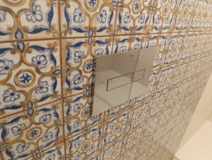 remont łazienki wykonanie w trakcie układanie płytek ceramicznych poznań komorniki